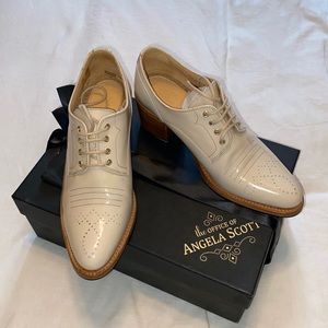 Office of Angela Scott - Miss Button Midheel Oxford